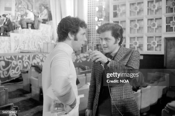 Tom Jones, British singer, interwieved by Joe Dassin, at the Midem. Cannes. HA-1705-15.