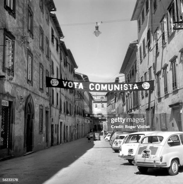 Volterra . Street with communist banners during the Italian elections. April 1963. RV-255398.