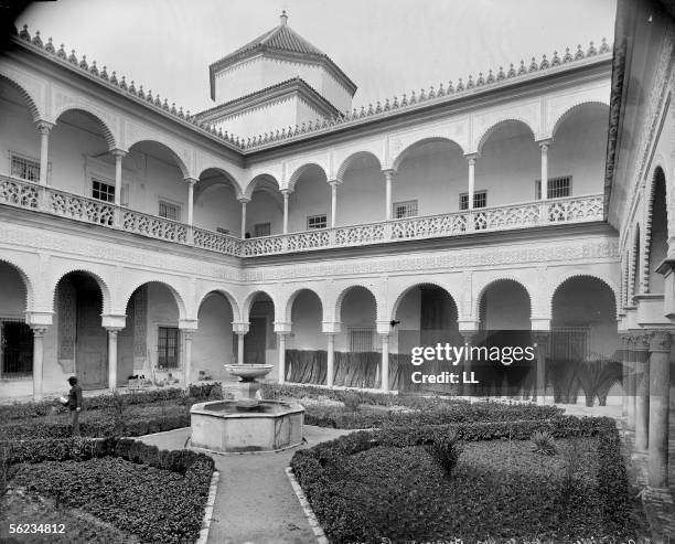 Seville . Courtyard of Palace of las Dugnas.