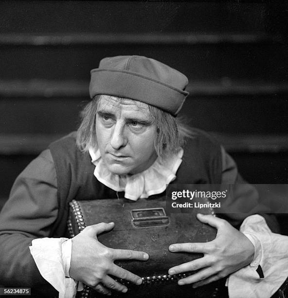 Michel Aumont in "L'Avare" of Moliere. Paris, Comedie-Francaise, september 1969. LIP-043-518-047.