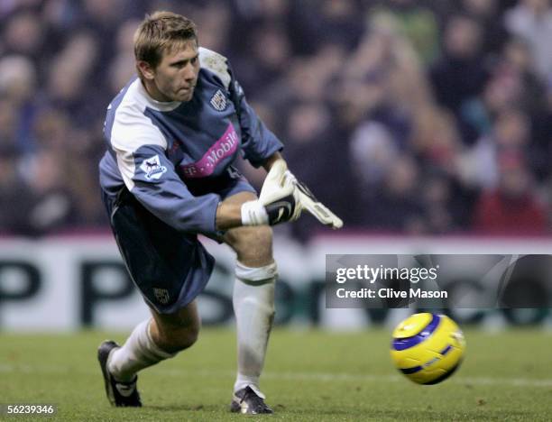 Tomasz Kuszczak of West Bromwich Albion rolls out the ball during the Barclays Premiership match between West Bromwich Albion and Everton at The...