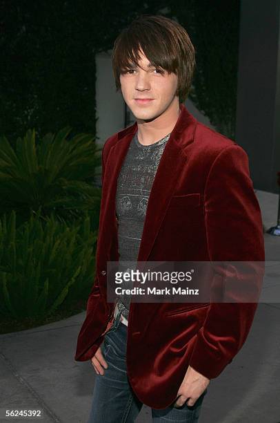 Actor Drake Bell attends the premiere of "Yours Mine and Ours" at the Arclight Theatre November 20, 2005 in Hollywood, California.