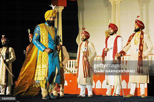 Traditional Ramp Walk Singh International Turban Pride Photos and Premium High Res Pictures ...