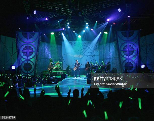 Rock band The Goo Goo Dolls perform at CBS's 7th Annual "A Home for the Holidays" at Ren-Mar Studios on November 20, 2005 in Los Angeles, California.