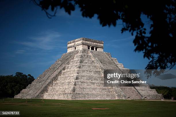 Snake Pyramid 320 Feathered Serpent Pyramid Stock Photos, High-Res Pictures, and ...