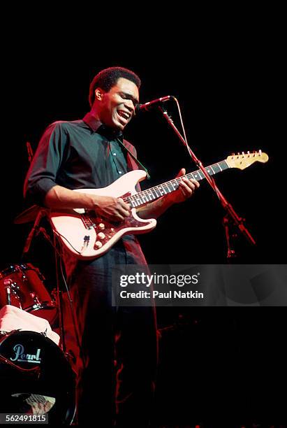 American Blues musician Robert Cray performs onstage at the Rosemont Horizon, Rosemont, Illinois, March 27, 1987.