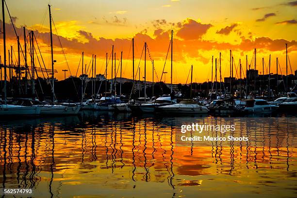 yachts at sunset in antibes - antibes stock-fotos und bilder