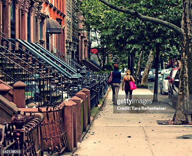 brooklyn brownstones - brooklyn brownstone stock pictures, royalty-free photos & images