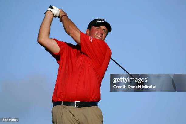 Phil Mickelson tees off the 16th hole during the first round of the 23rd PGA Grand Slam of Golf on November 22, 2005 at Poipu Bay Golf Course in...