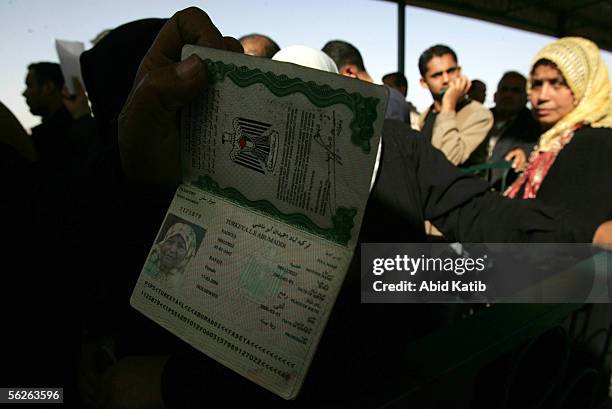 Palestinian Id 3,730 State Id Card Stock Photos, High-Res Pictures, and Images - Getty ...