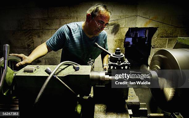 Toolmaker Before Toolmakers Photos and Premium High Res Pictures - Getty Images
