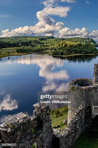 kilchurn castle, loch awe, argyll - kilchurn castle stock pictures, royalty-free photos & images