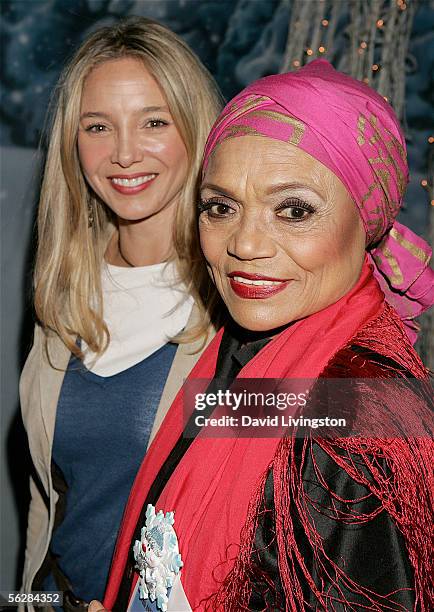 Legendary singer Eartha Kitt poses with her daughter Kitt Shapiro prior to riding in the 2005 Hollywood Christmas Parade on November 27, 2005 in...