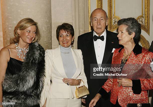 Isabelle Barnier, Anne-Marie Raffarin, Valery Giscard D'Estaing and Anne-Aymone Giscard d'Estaing attend the Fondation Pour L'Enfance Ball at the...
