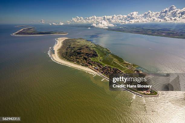 aerial view, groynes protection against land being washed away, wadden sea, baltrum, island in the north sea, east frisian islands, lower saxony, germany - ostfriesiska öarna bildbanksfoton och bilder