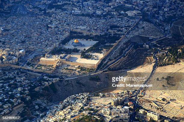 air view of the old city - jerusalem stockfoto's en -beelden