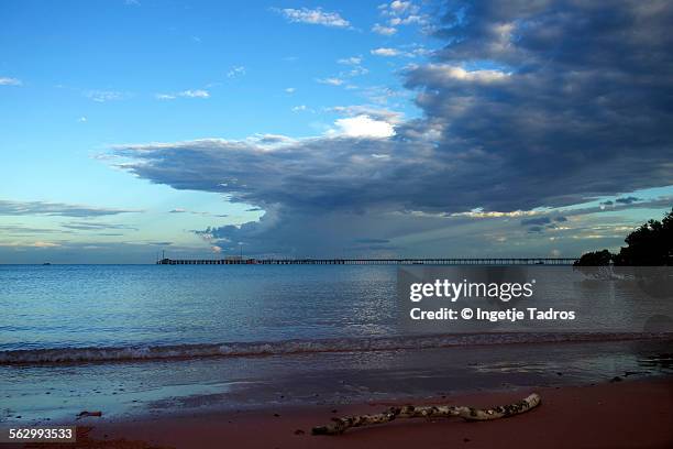 coastline of broome in western australia - roebuck bay stock pictures, royalty-free photos & images