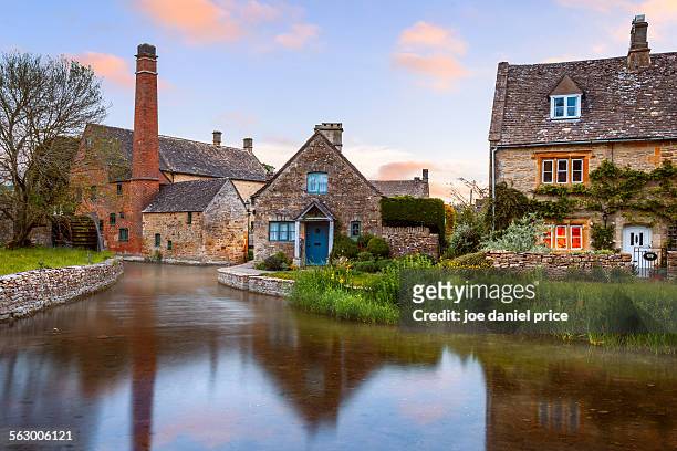 lower slaughter, cotswolds, gloucestershire, uk - gloucestershire stock pictures, royalty-free photos & images