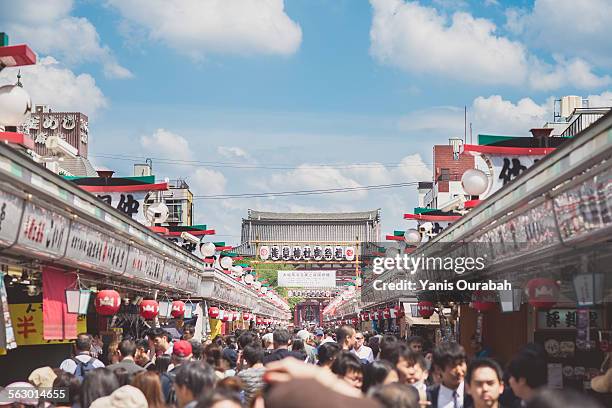 nakamise dori street, senso-ji temple - asakusa senso temple stock-fotos und bilder