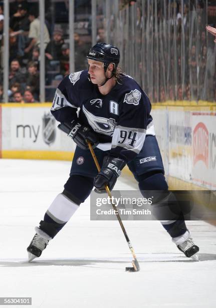 Ryan Smyth of the Edmonton Oilers looks to make a play in the neutral zone against the Colorado Avalanche at Rexall Place on November 29, 2005 in...