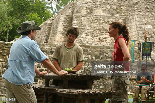 Jamie Newton and Danni Boatwright with Jeff Probst during the reward challenge, during the 4th episode of SURVIVOR:GUATEMALA - THE MAYA EMPIRE.