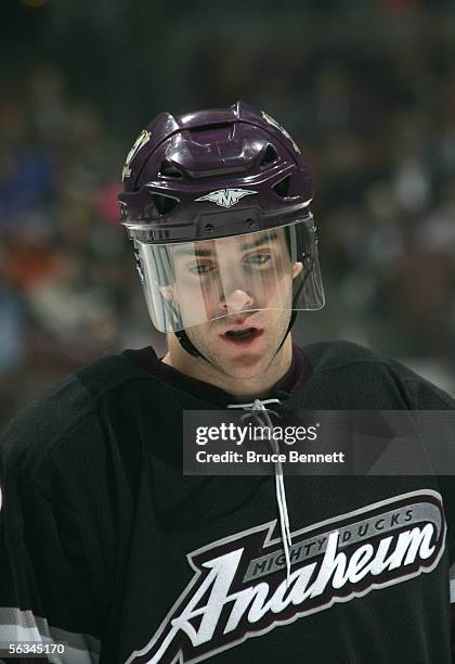 Teemu Selanne of the Mighty Ducks of Anaheim looks on during the game against the Atlanta Thrashers at the Arrowhead Pond on December 3, 2005 in...