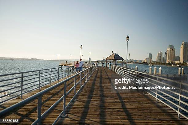 panoramic view of a wooden pier, san diego bay, coronado island, san diego, california, usa - coronado island 個照片及圖片檔