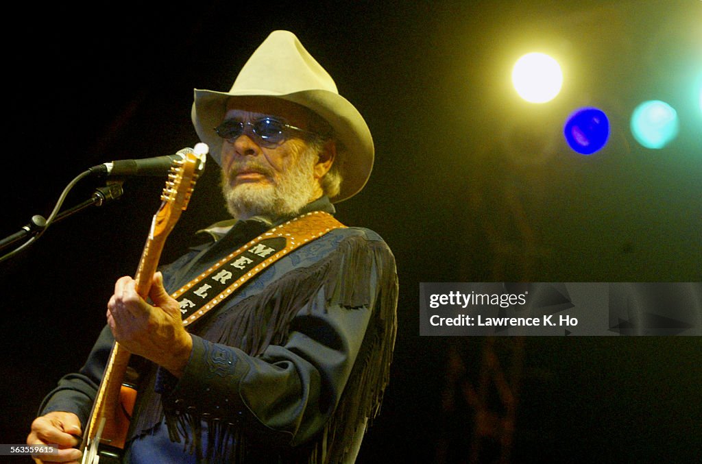 Mirl Singer Country singer Merle Haggard on stage at the Country Music road show ...