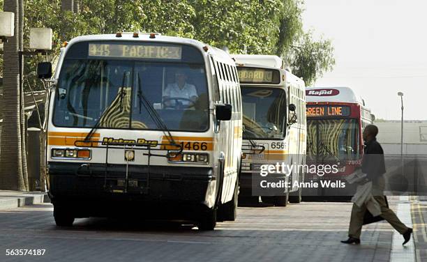 Ta Bus Riders 91 Los Angeles Bus Riders Union Stock Photos, High-Res Pictures, and ...