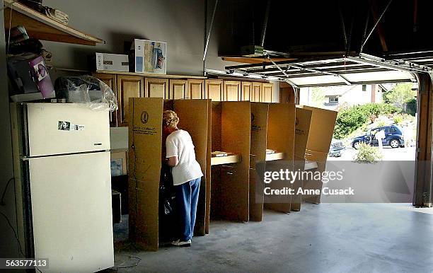 Doris Pacot Rushing 56 Julie Anne Smith Photos & High Res Pictures - Getty Images