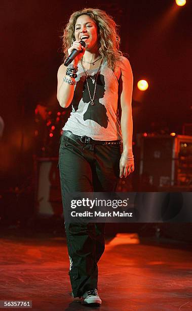 173 Shakira In Concert Los Angeles California Stock Photos, High-Res