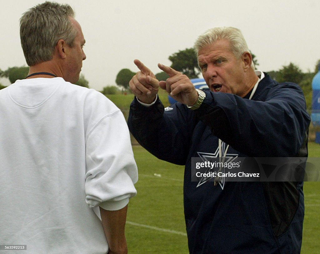085283.SP.0731.cowboys.cc; Dallas Cowboys head coach Bill Parcells complaining about the media on t