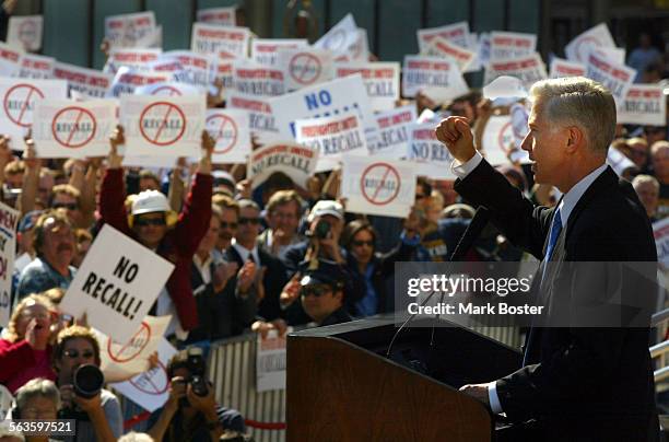 Governor Gray Davis and first lady Sharon Davis continued on the final day of campaigning against the recall at a fire fighters union rally held in...
