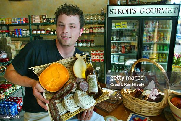 Stroh's Gourmet is a new gourmet grocery in venice, with teffific soups and takeout sandwiches, plus a very astute selection of really good cheeses...