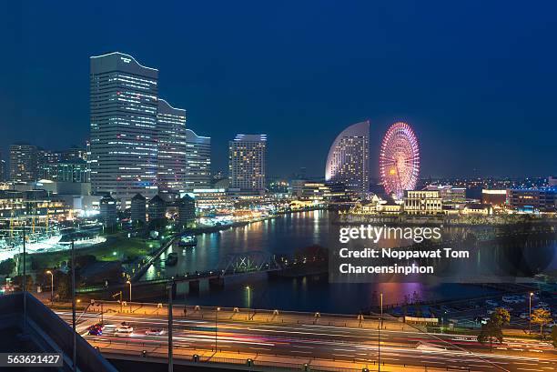 view of yokohama japan - minato mirai stockfoto's en -beelden