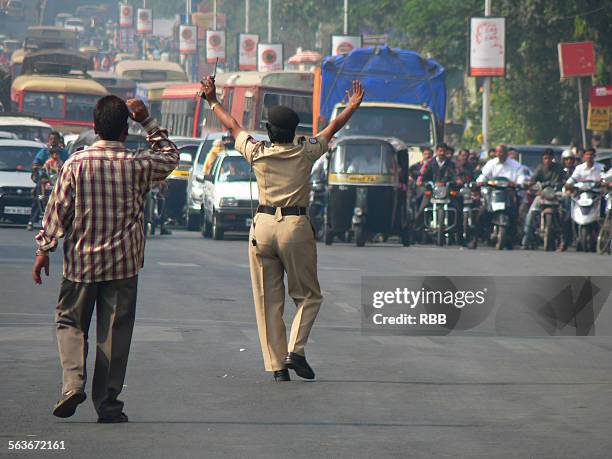 traffic police in pune city - poona stockfoto's en -beelden