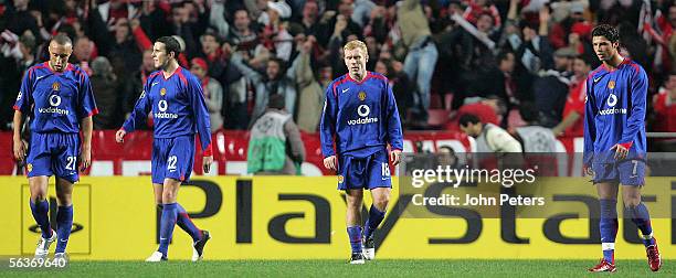 Mikael Silvestre, John O'Shea, Paul Scholes and Cristiano Ronaldo of Manchester United show their disappointment at conceding a goal during the UEFA...