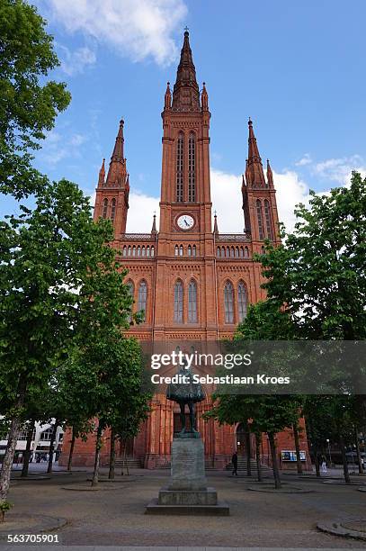markt kirche & trees, statue, wiesbaden, germany - 1862 stock pictures, royalty-free photos & images