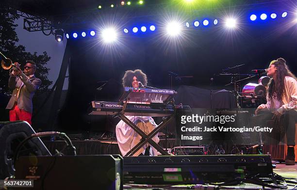 French-Cuban musicians, and twin sisters, Lisa-Kainde Diaz , on electric piano, and Naomi Diaz, on cajon , perform as the duo Ibeyi, with special...