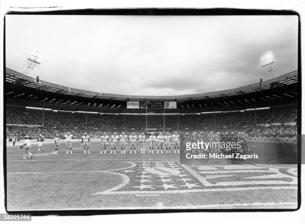 The San Francisco 49ers are introduced before the 1988 American Bowl game against the Miami Dolphins at Wembley Stadium on July 31, 1988 in London,...