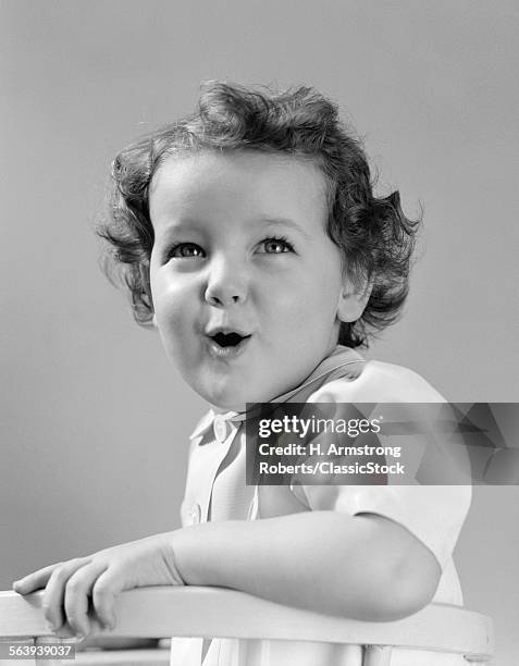 1940s 1950s ADORABLE TODDLER WITH CURLY HAIR SMILING