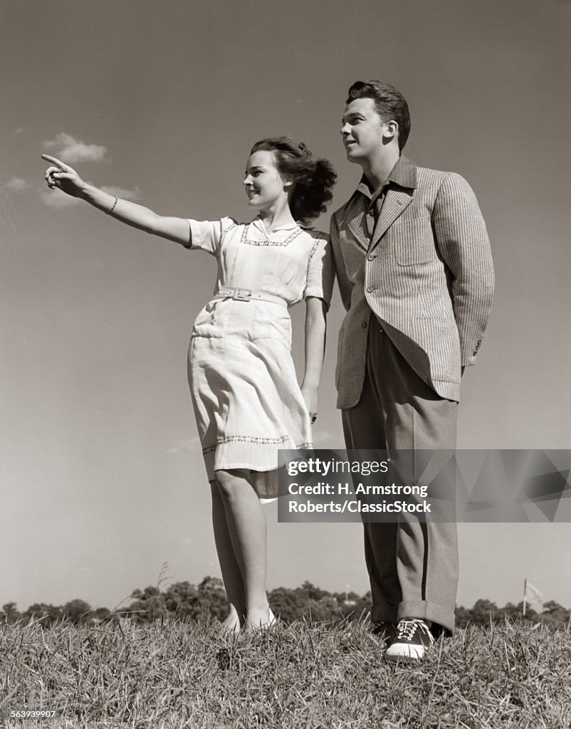 1940s TEENAGE COUPLE...