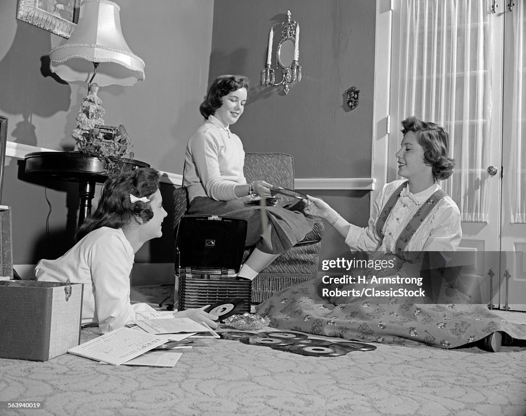 1950s THREE TEEN GIRLS...