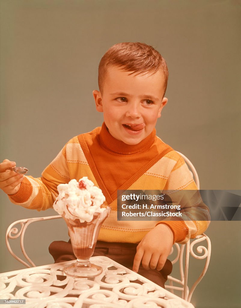 1960s 1970s SMILING BOY...