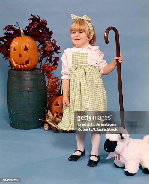 1970s BLOND GIRL COSTUME MARY LITTLE LAMB GREEN GINGHAM DRESS HALLOWEEN PUMPKIN