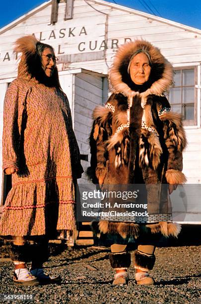 Agacharse Tormenta Monumental 50 fotos e imágenes de Eskimo Woman Costume - Getty Images
