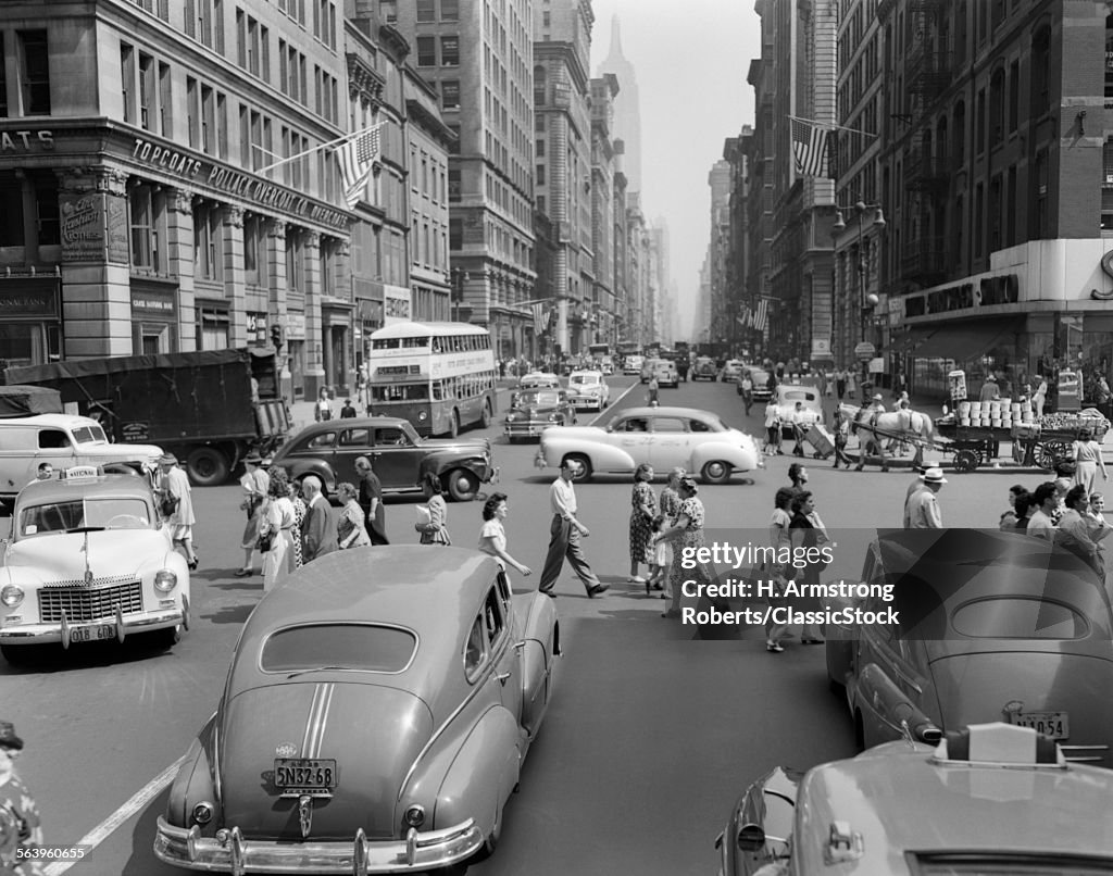 1940s 1950s STREET SCENE...