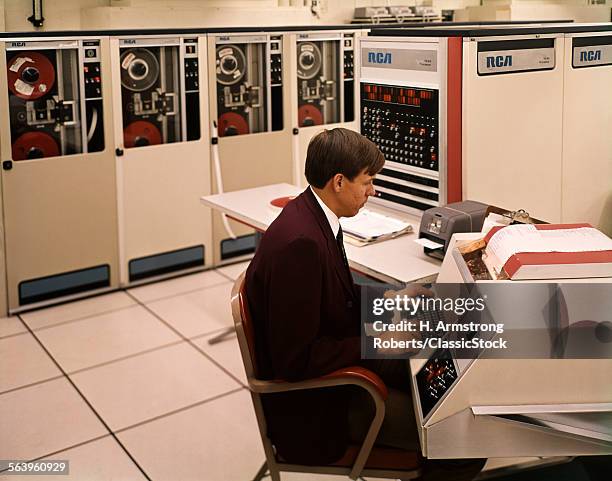 1970s MAN SEATED KEYBOARD WORK STATION RCA INFORMATION SYSTEM DATA PROCESSING MAINFRAME TECHNOLOGY