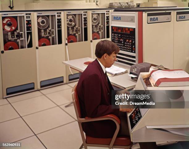 Mainframe Computer 1960 1960s Mainframe - Fotografias e Filmes do Acervo - Getty Images