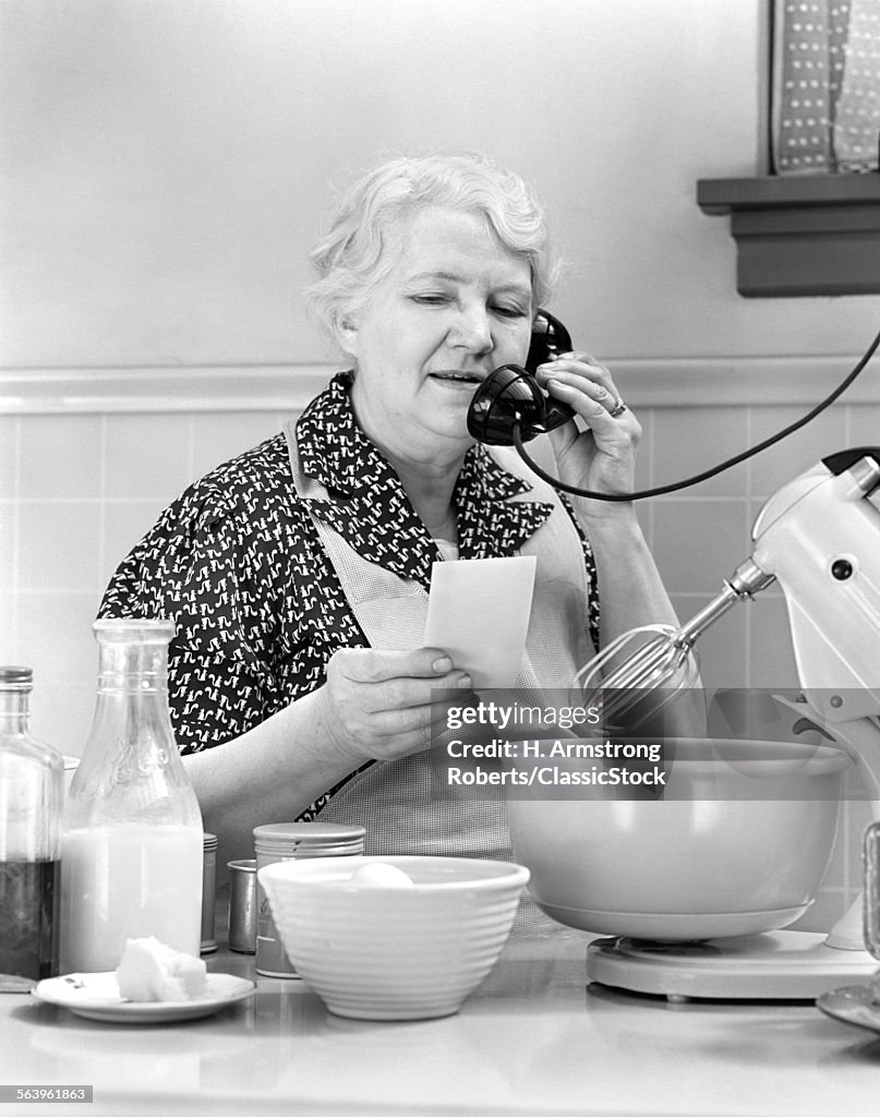 1940s WOMAN GRANDMOTHER...